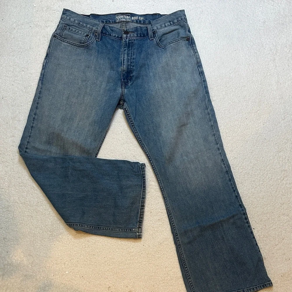 Signature by Levi Strauss bootcut silhouette